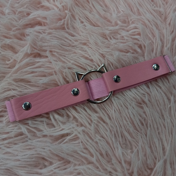 😵Pastel Goth kitty accent baby pink adjustable thigh garter! Nwot! - Picture 3 of 10